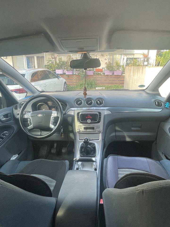 Ford S-Max 2009 — photo 12