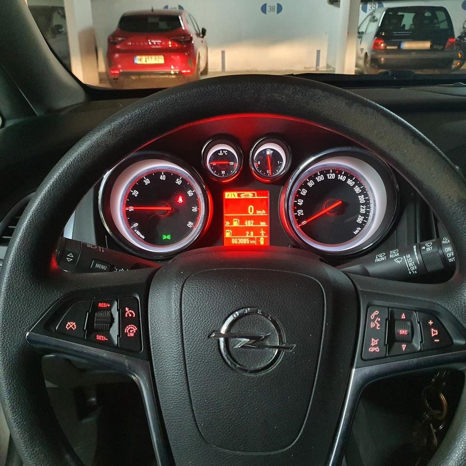 Opel Astra 2015 — photo 12