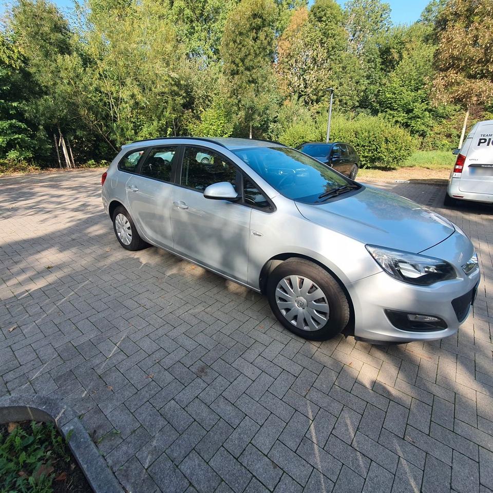 Opel Astra 2015 — photo 9