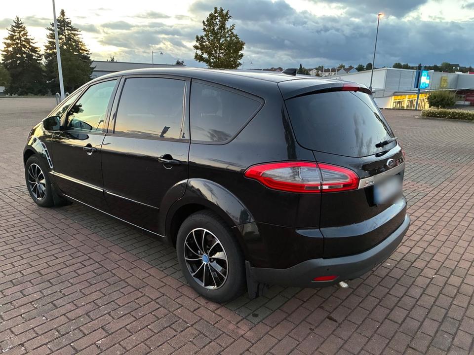 Ford S-Max 2011 — interior
