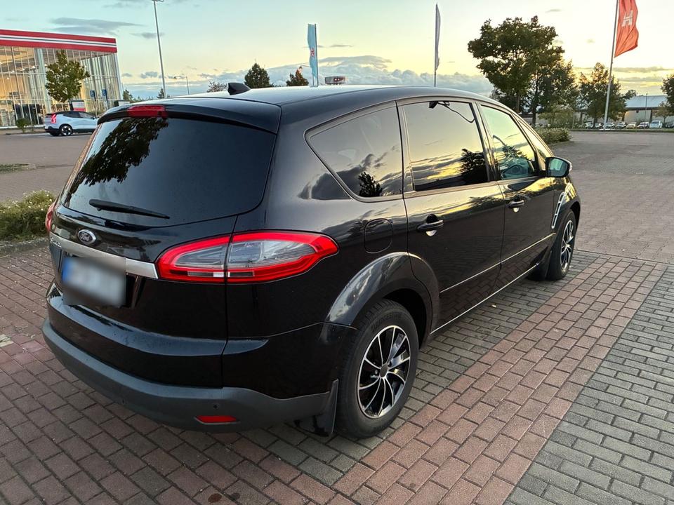 Ford S-Max 2011 — engine