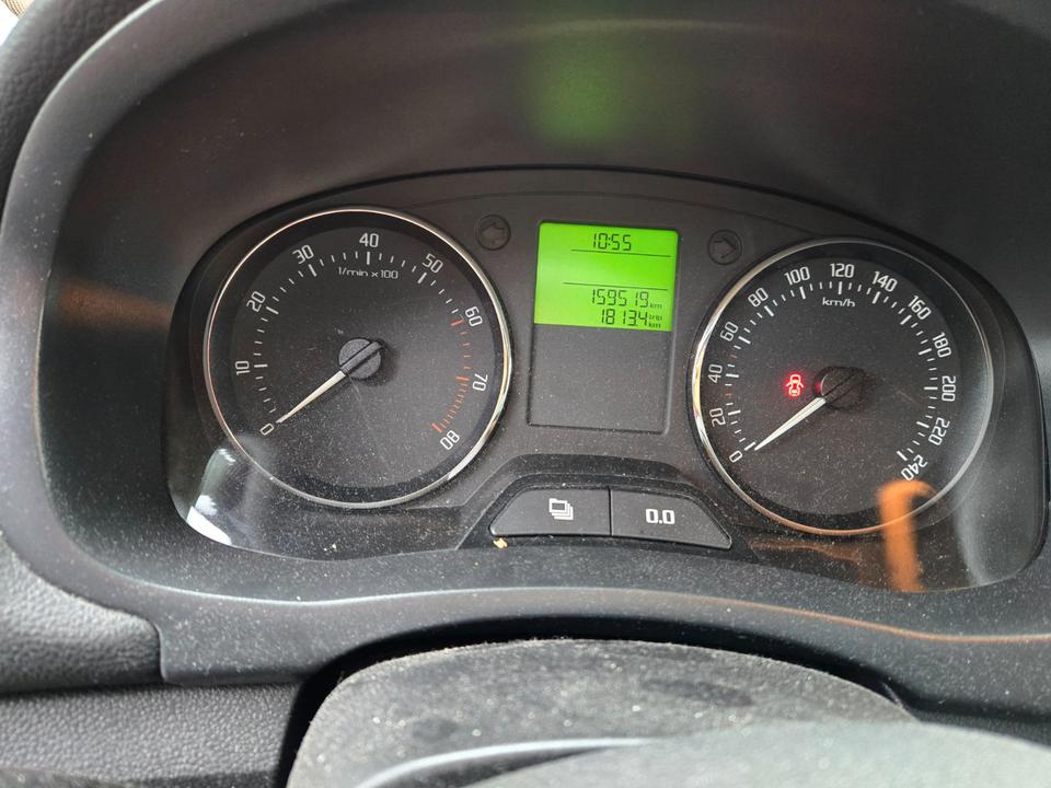 Skoda Fabia 2011 — photo 15
