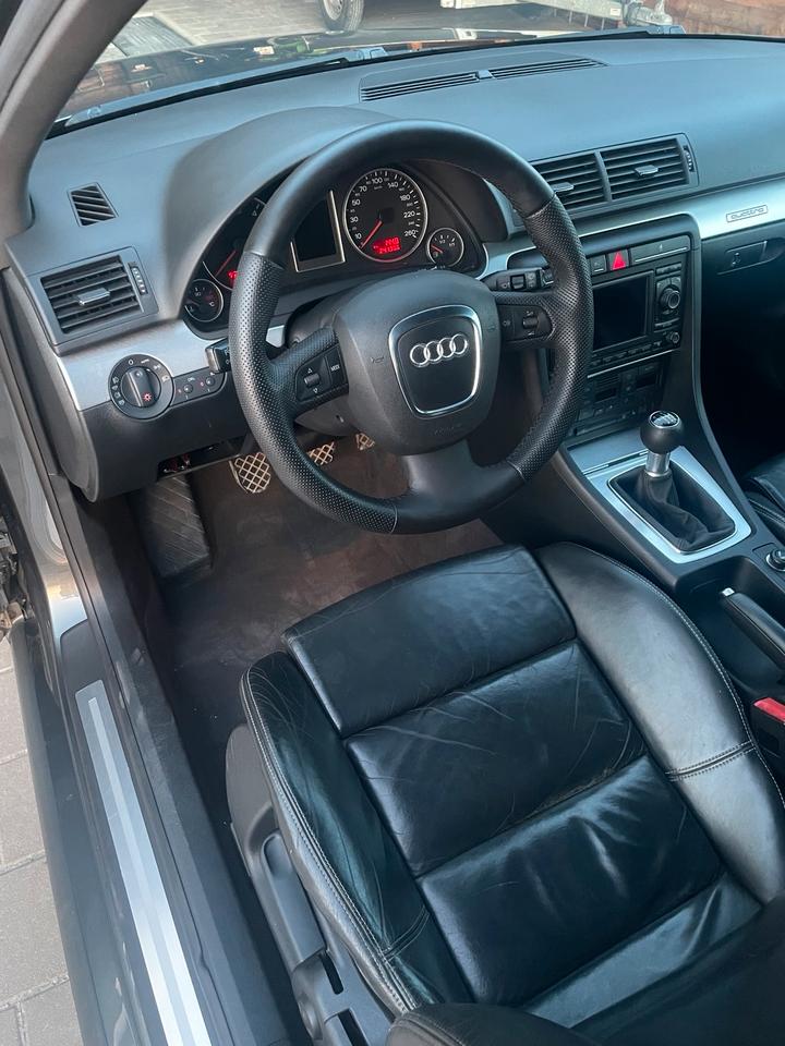 Audi A4 2008 — interior