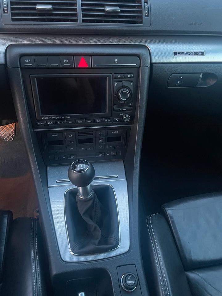 Audi A4 2008 — engine
