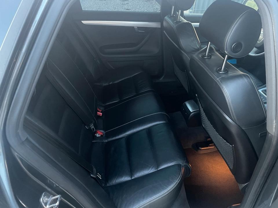 Audi A4 2008 — photo 6