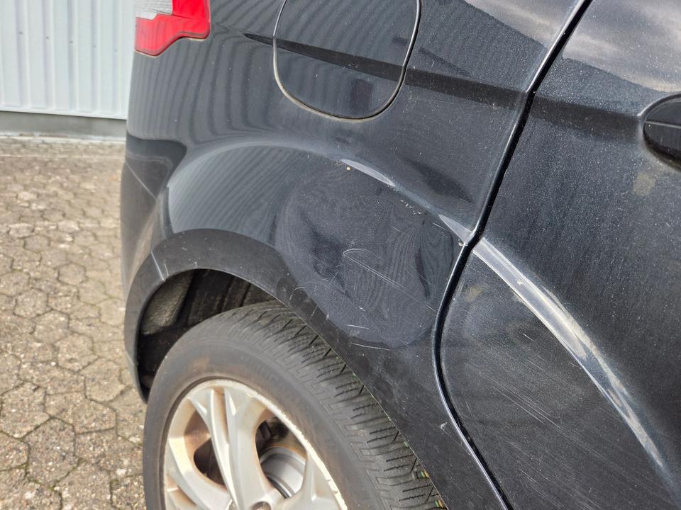 Ford S-Max 2011 — photo 10
