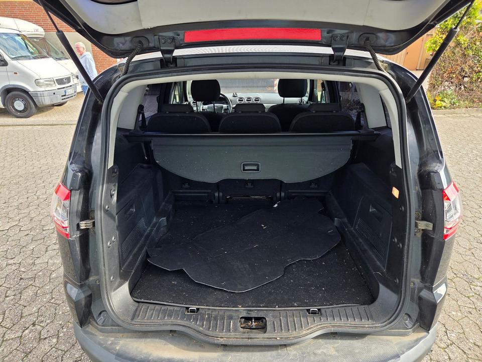 Ford S-Max 2011 — photo 15