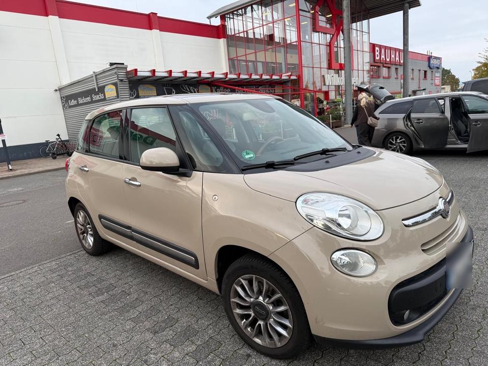 Fiat 500L 2013 — interior
