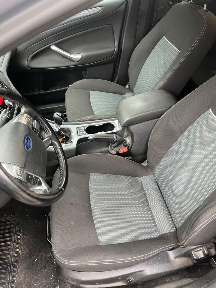 Ford Mondeo 2011 — photo 8