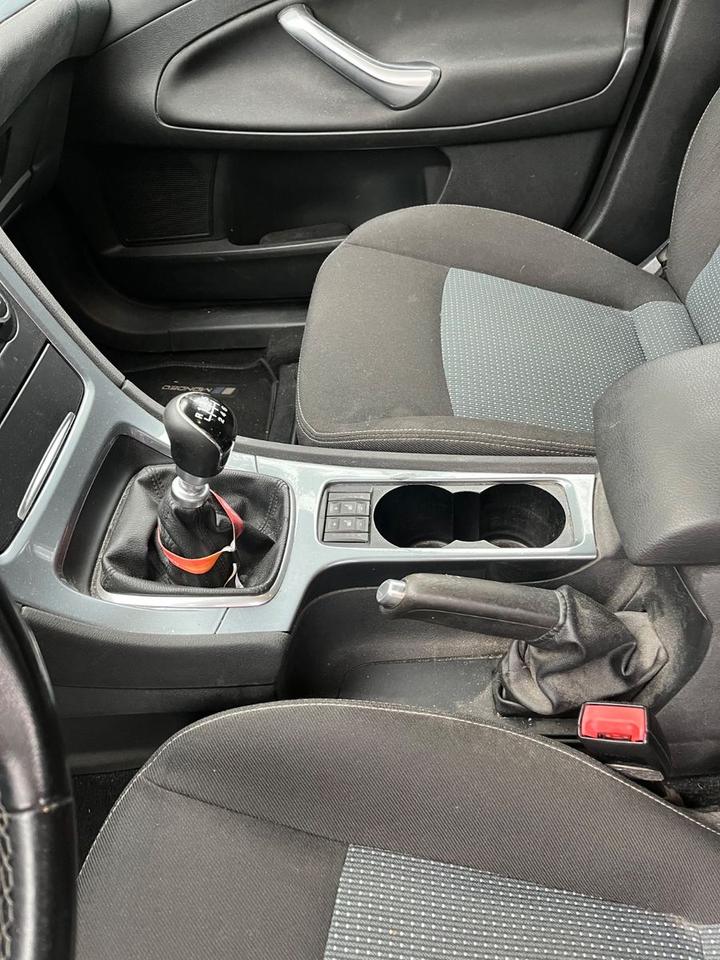 Ford Mondeo 2011 — photo 9
