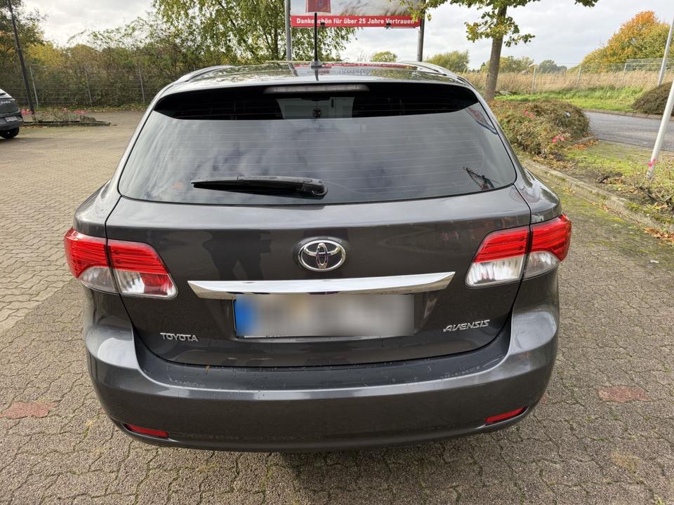 Toyota Avensis 2012 — photo 5