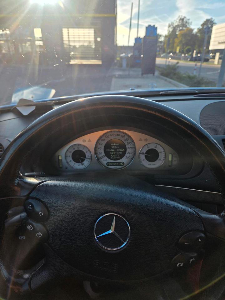Mercedes Benz E 220 2007 — photo 7