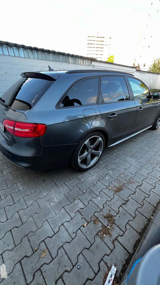 Audi A4 2012 — photo 10