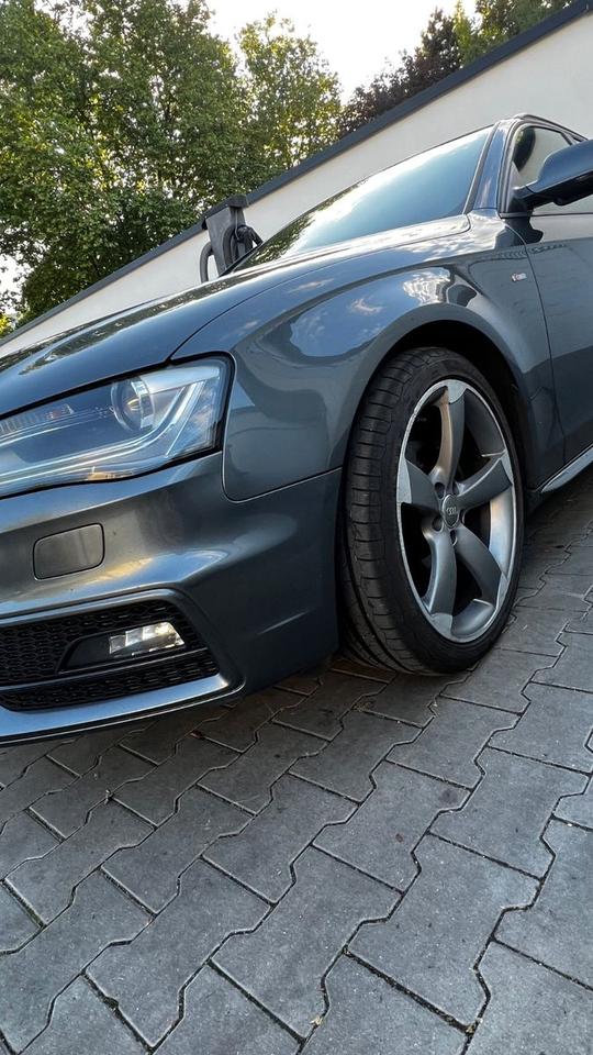 Audi A4 2012 — engine