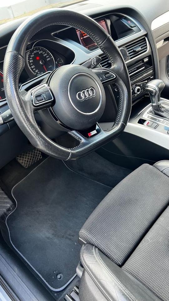 Audi A4 2012 — photo 8