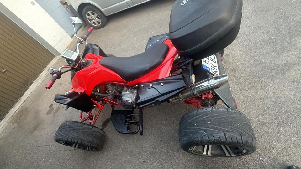 Weitere Motorräder Jinling quad 300ccm 2012 — rear view
