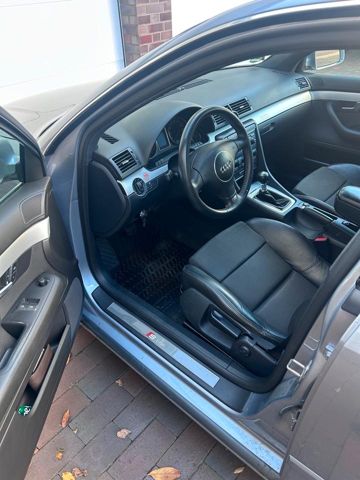 Audi A4 2004 — photo 10