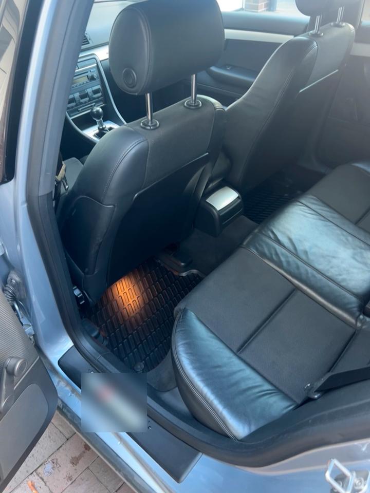 Audi A4 2004 — photo 11