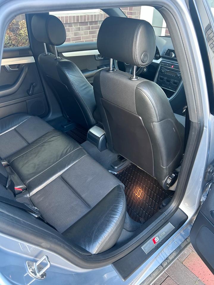 Audi A4 2004 — photo 13