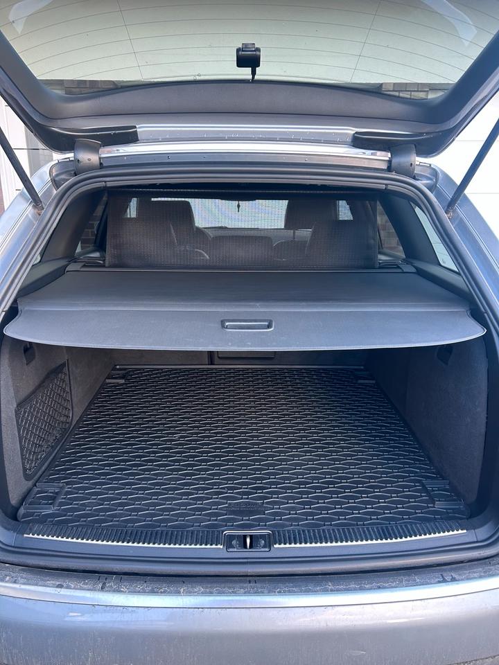 Audi A4 2004 — photo 16