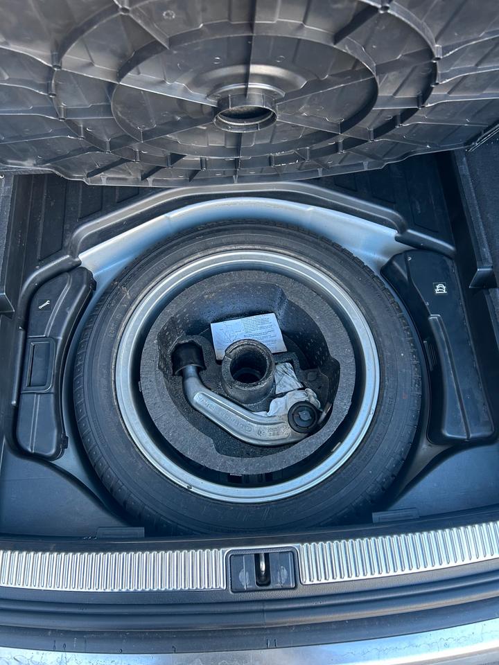 Audi A4 2004 — photo 17