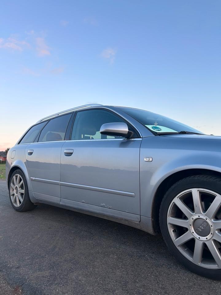 Audi A4 2004 — photo 6