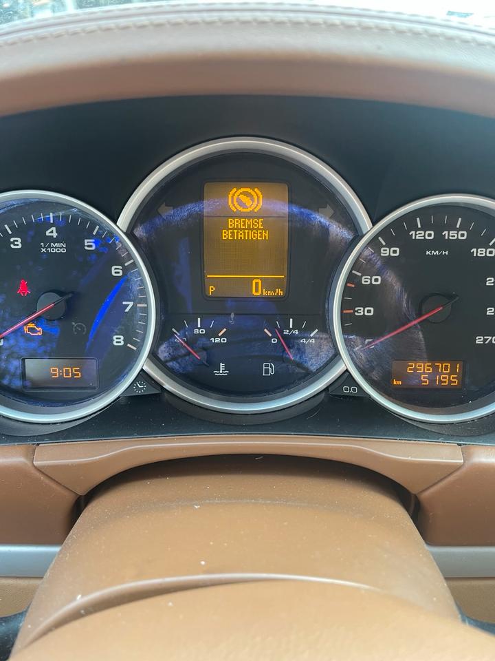 Porsche Cayenne 2004 — engine