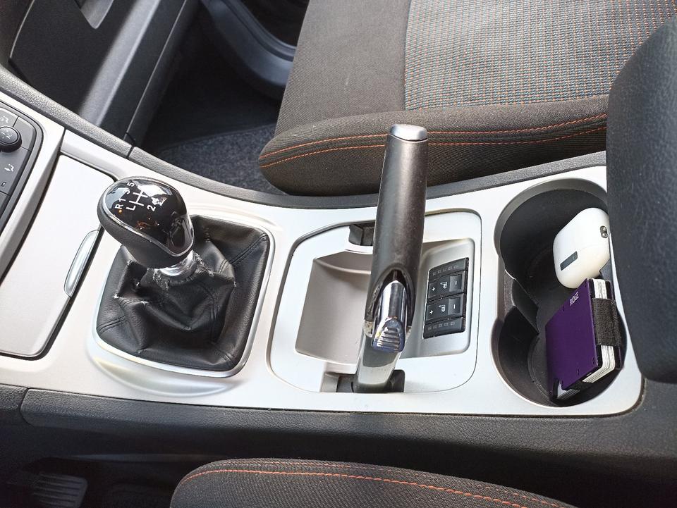 Ford S-Max 2011 — photo 17