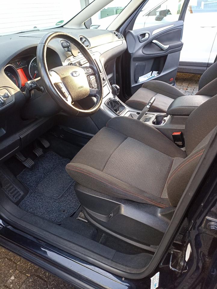 Ford S-Max 2011 — photo 9