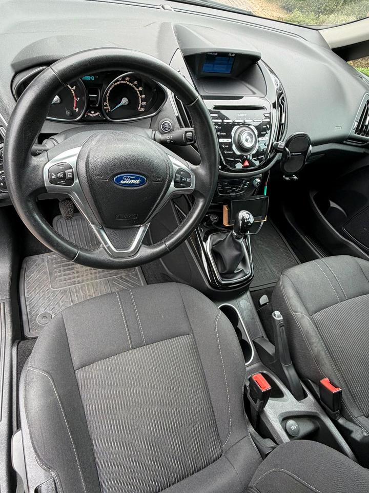 Ford Focus 2013 — photo 10