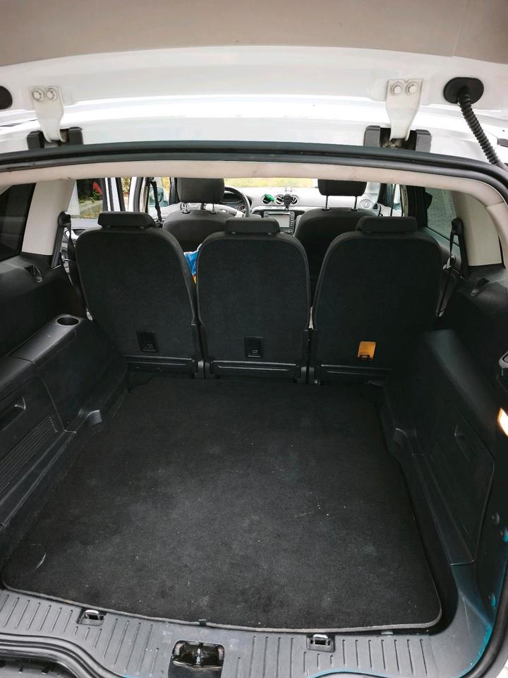Ford S-Max 2012 — photo 10