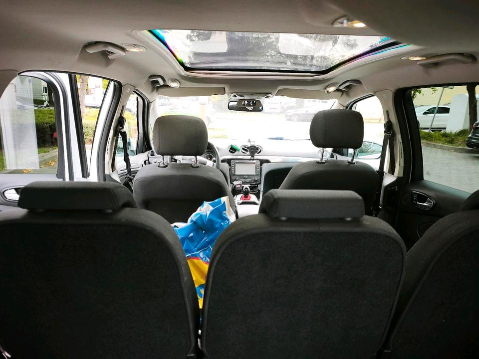 Ford S-Max 2012 — photo 12