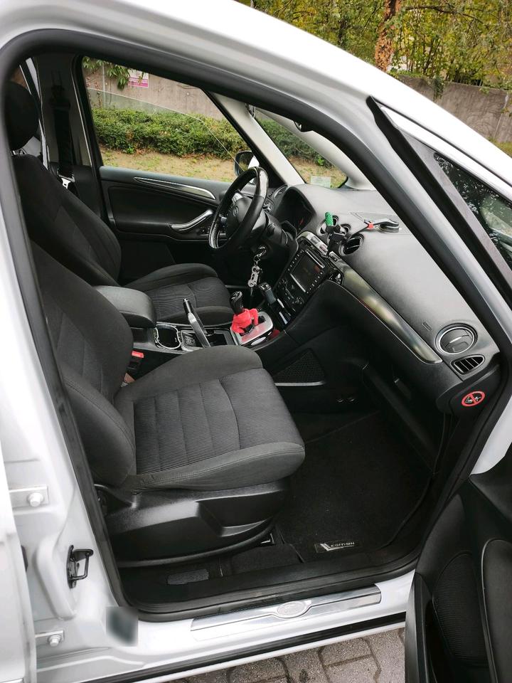 Ford S-Max 2012 — photo 13
