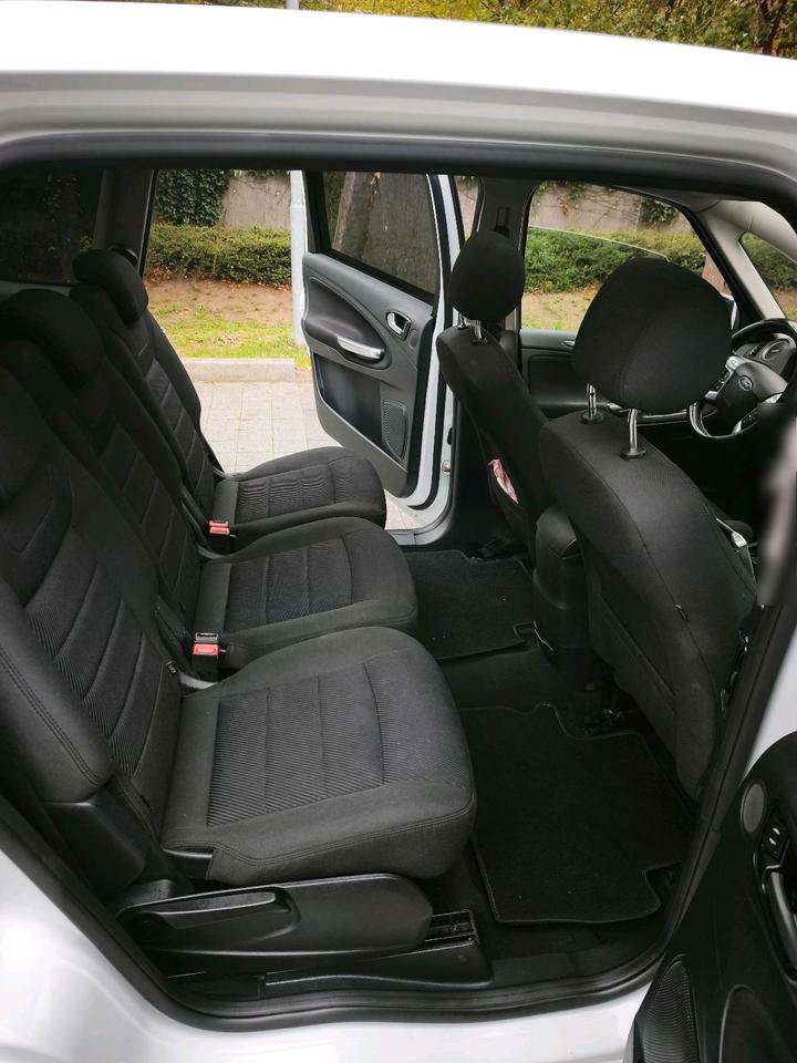 Ford S-Max 2012 — photo 14