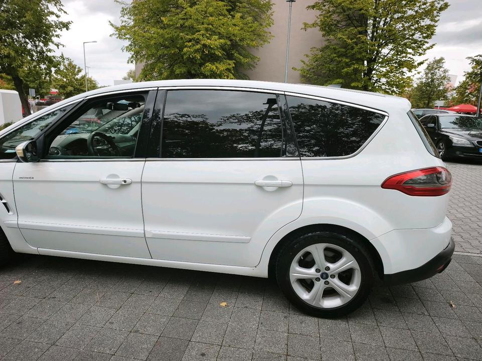 Ford S-Max 2012 — interior