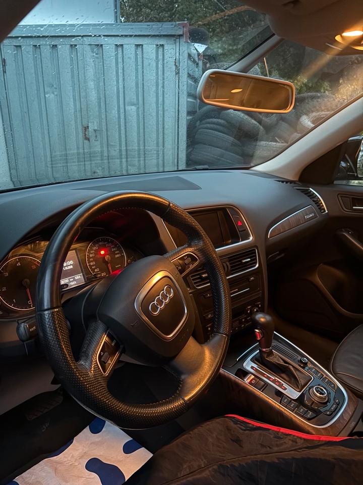 Audi Q5 2010 — photo 11