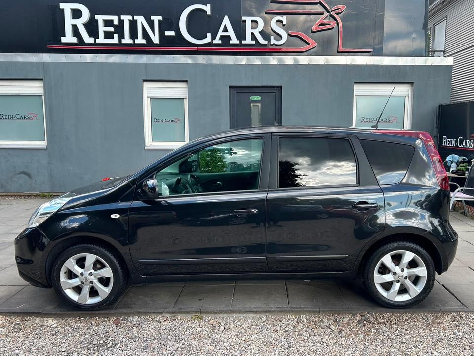 Nissan Note 2009 — салон