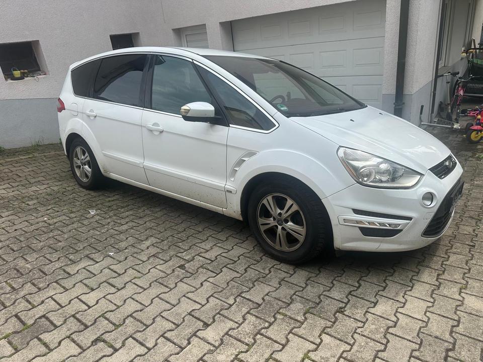 Ford s-Max 2010 — interior