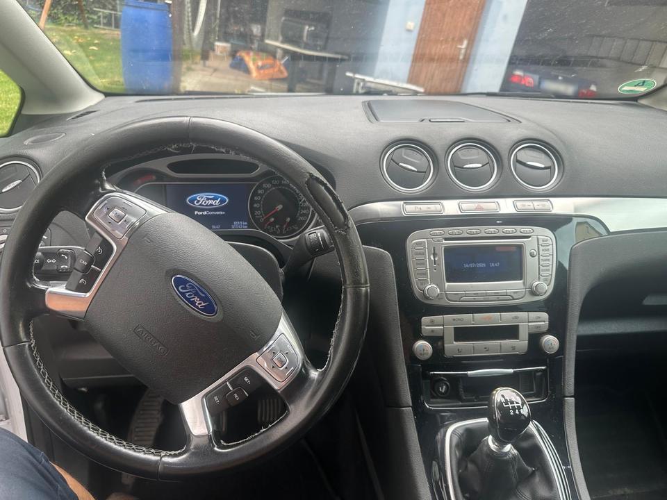 Ford s-Max 2010 — photo 8