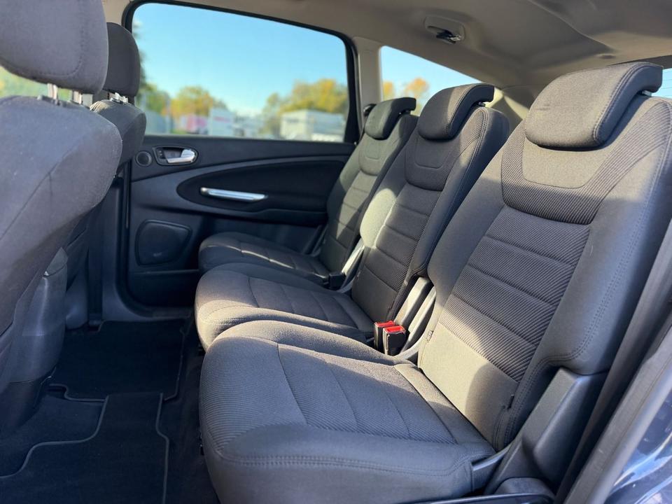 Ford S-Max 2013 — photo 10