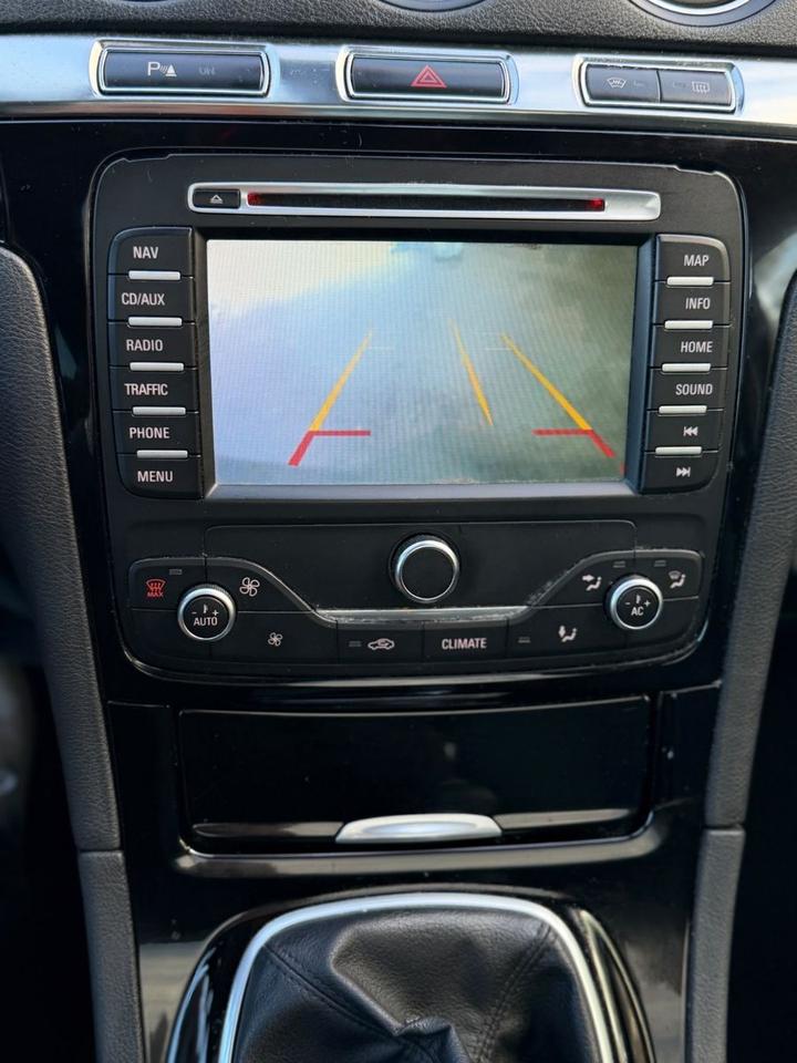 Ford S-Max 2013 — photo 13