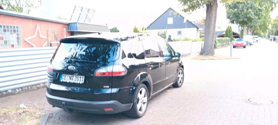 Ford S-Max 2007 — rear view