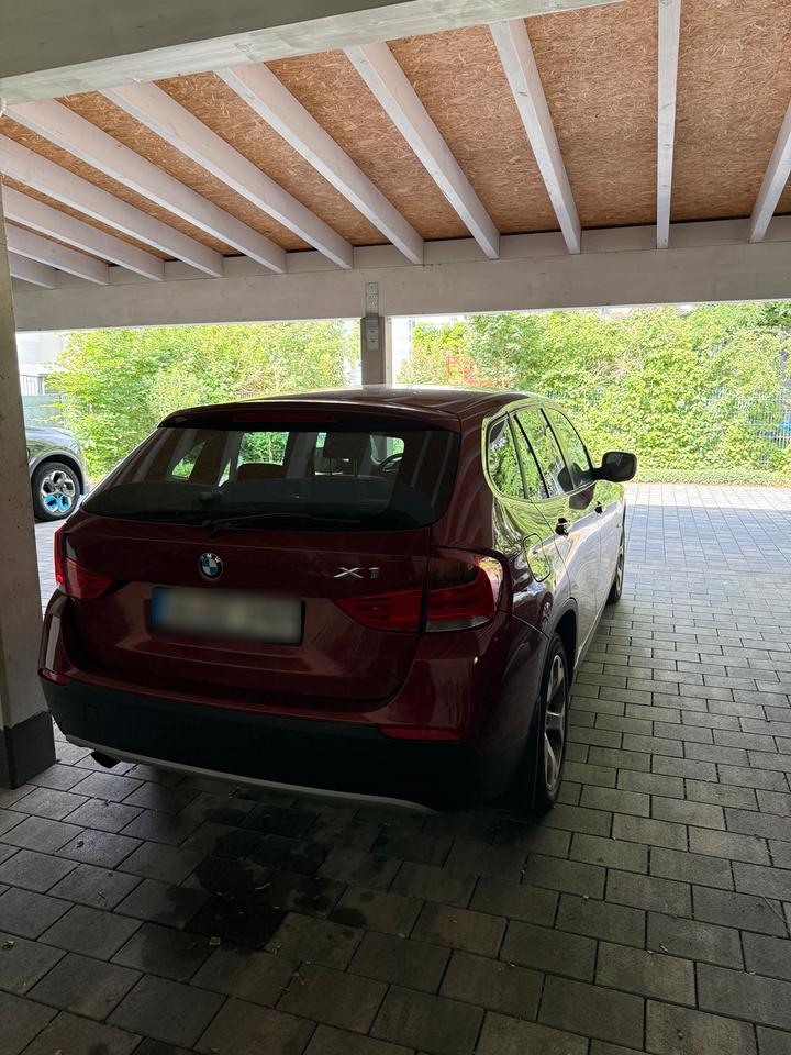 BMW X1 2012 — engine