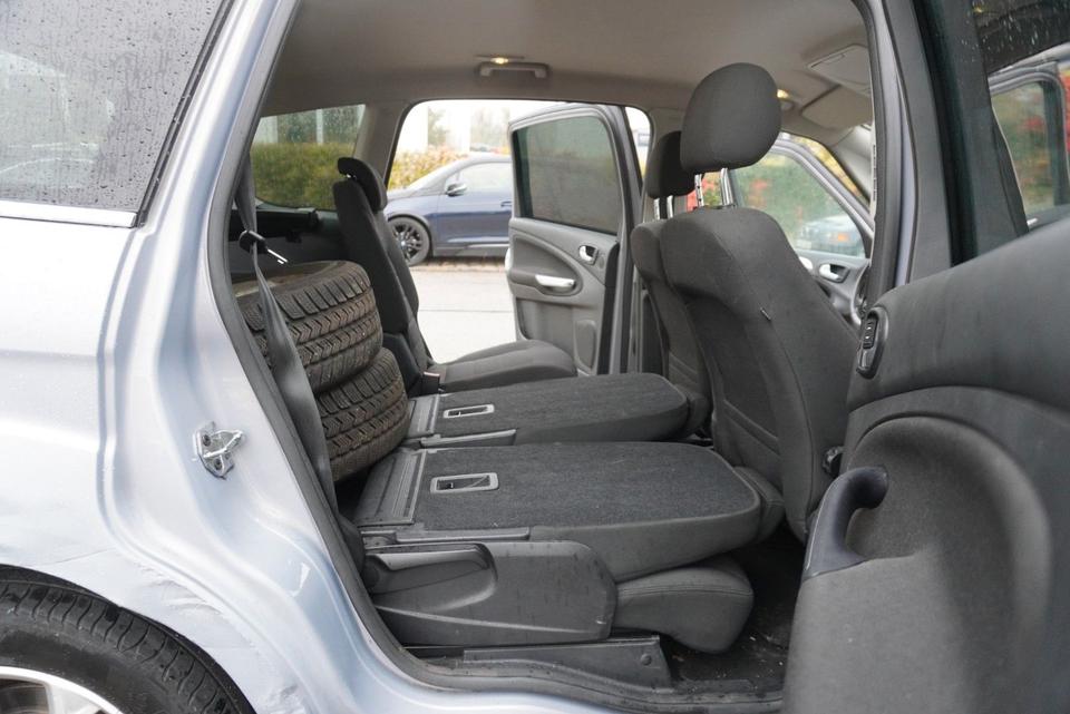 Ford S-Max 2013 — photo 15