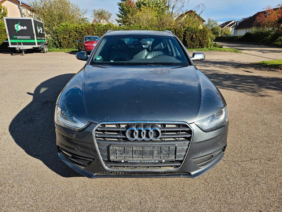 Audi A4 2012 — вигляд ззаду