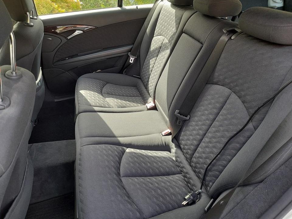 Mercedes Benz E 220 2004 — photo 12