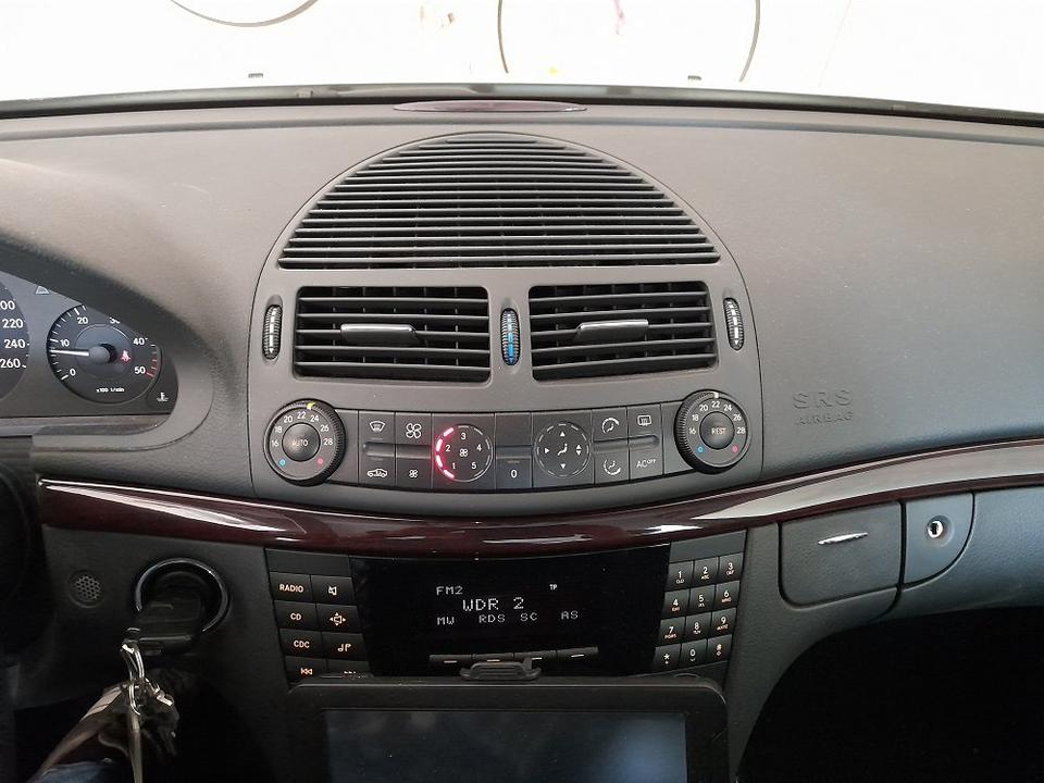 Mercedes Benz E 220 2004 — photo 8