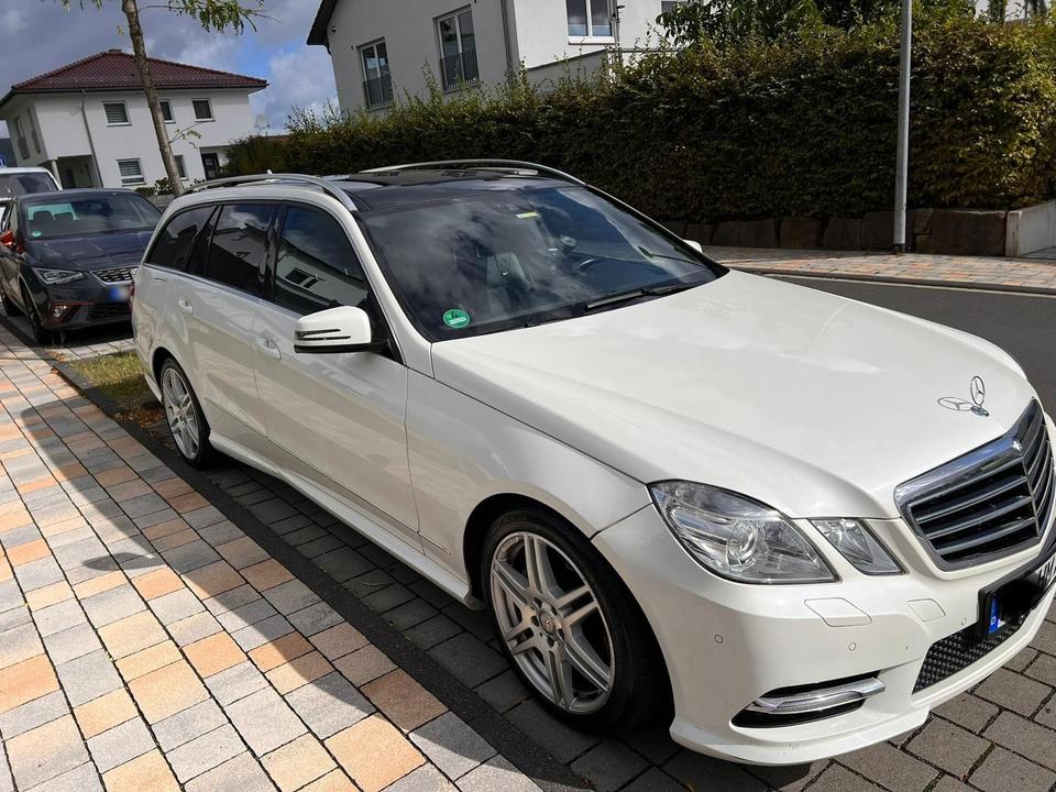 Mercedes Benz E 220 2013 — interior