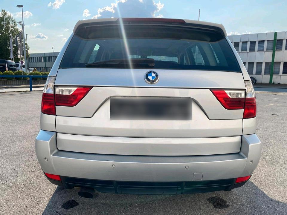 BMW X3 2009 — engine