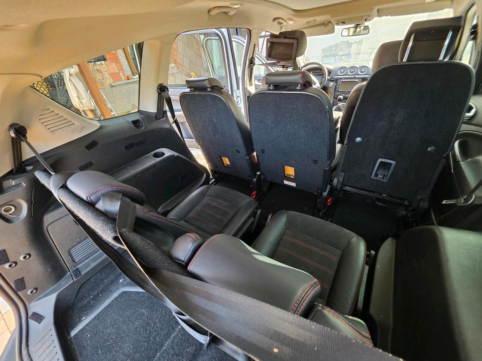 Ford S-Max 2011 — photo 17